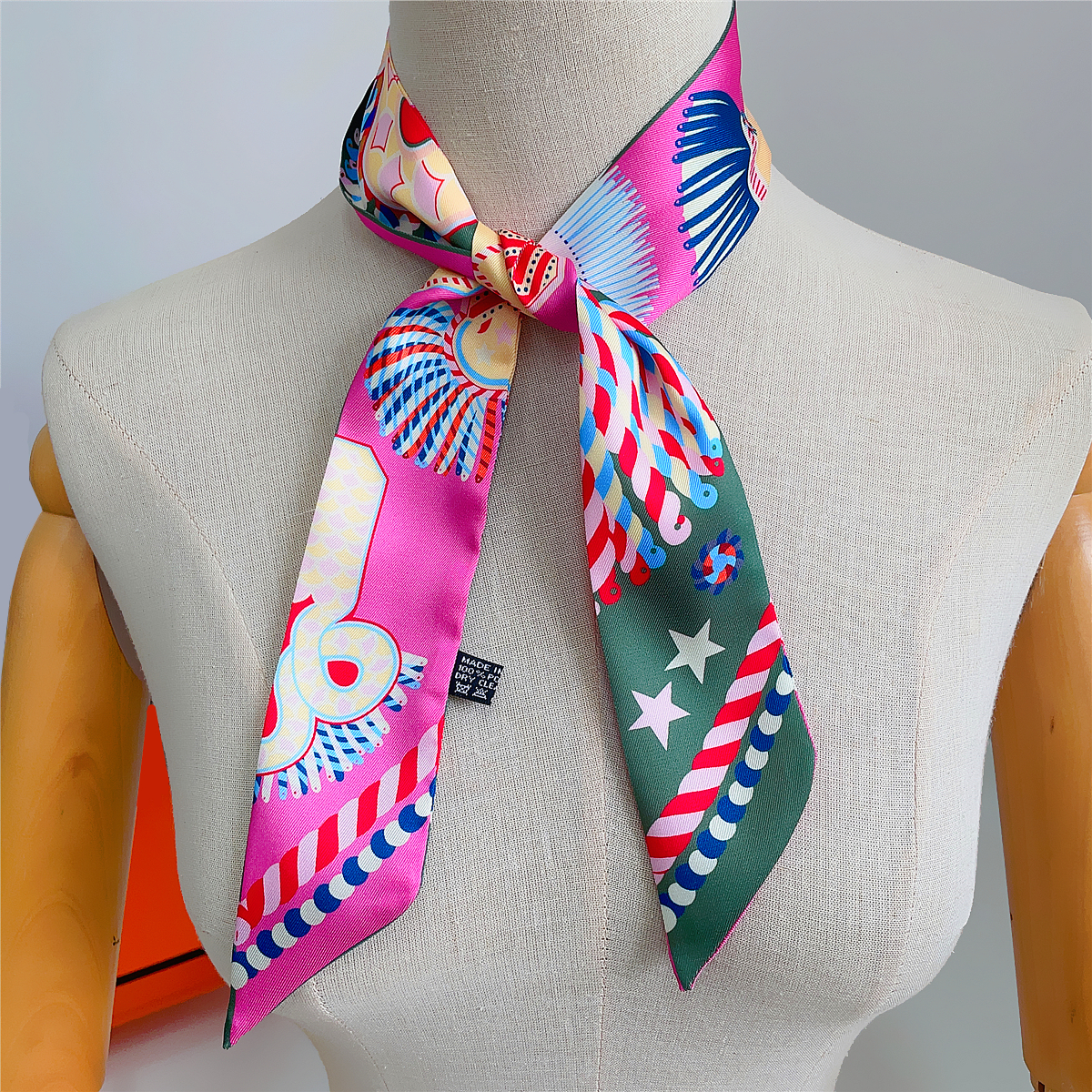 Brand Design Twill 100% Silk S - đánh giá và giá Silk Neck Scarf