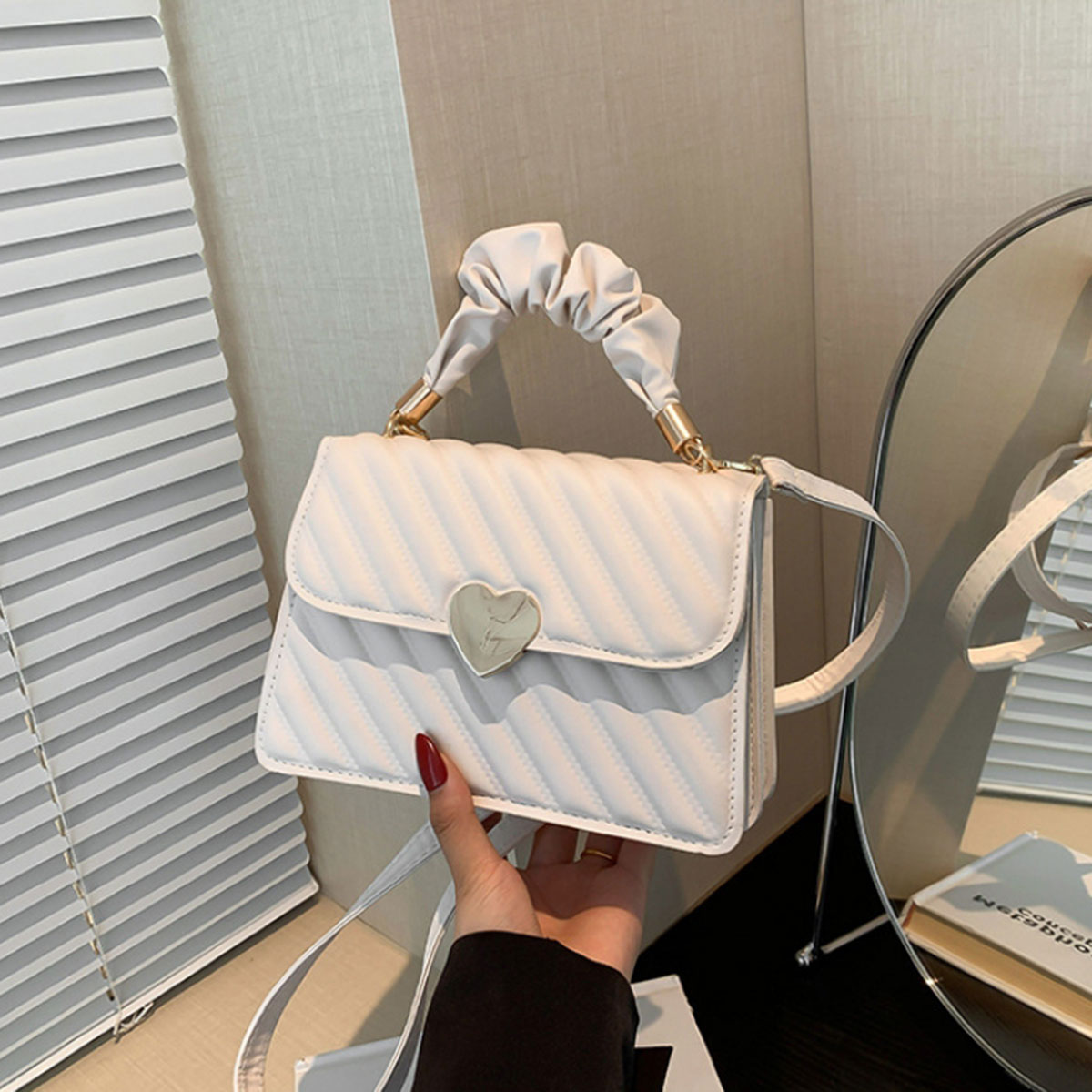 White fashion women's bag simp - đánh giá và giá Pocket Square Set