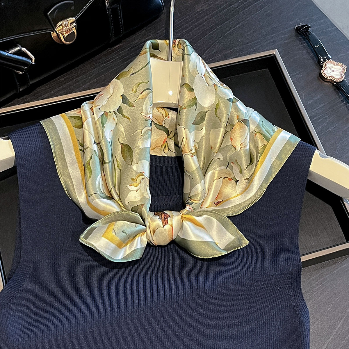Designer Floral Square 65cm Ne - đánh giá và giá Bandana Cotton