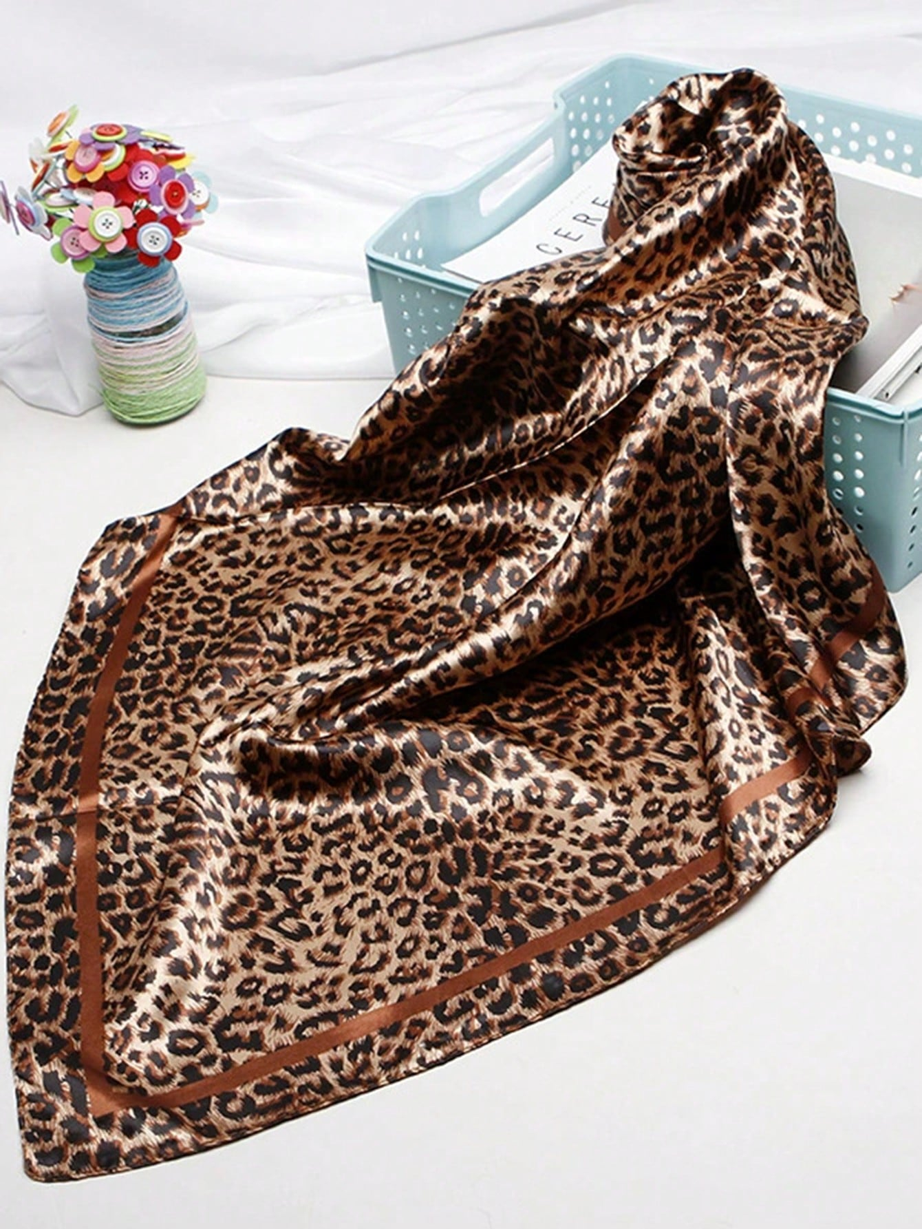 90cm Leopard Print Neckerchief - đánh giá và giá Silk Neck Scarf