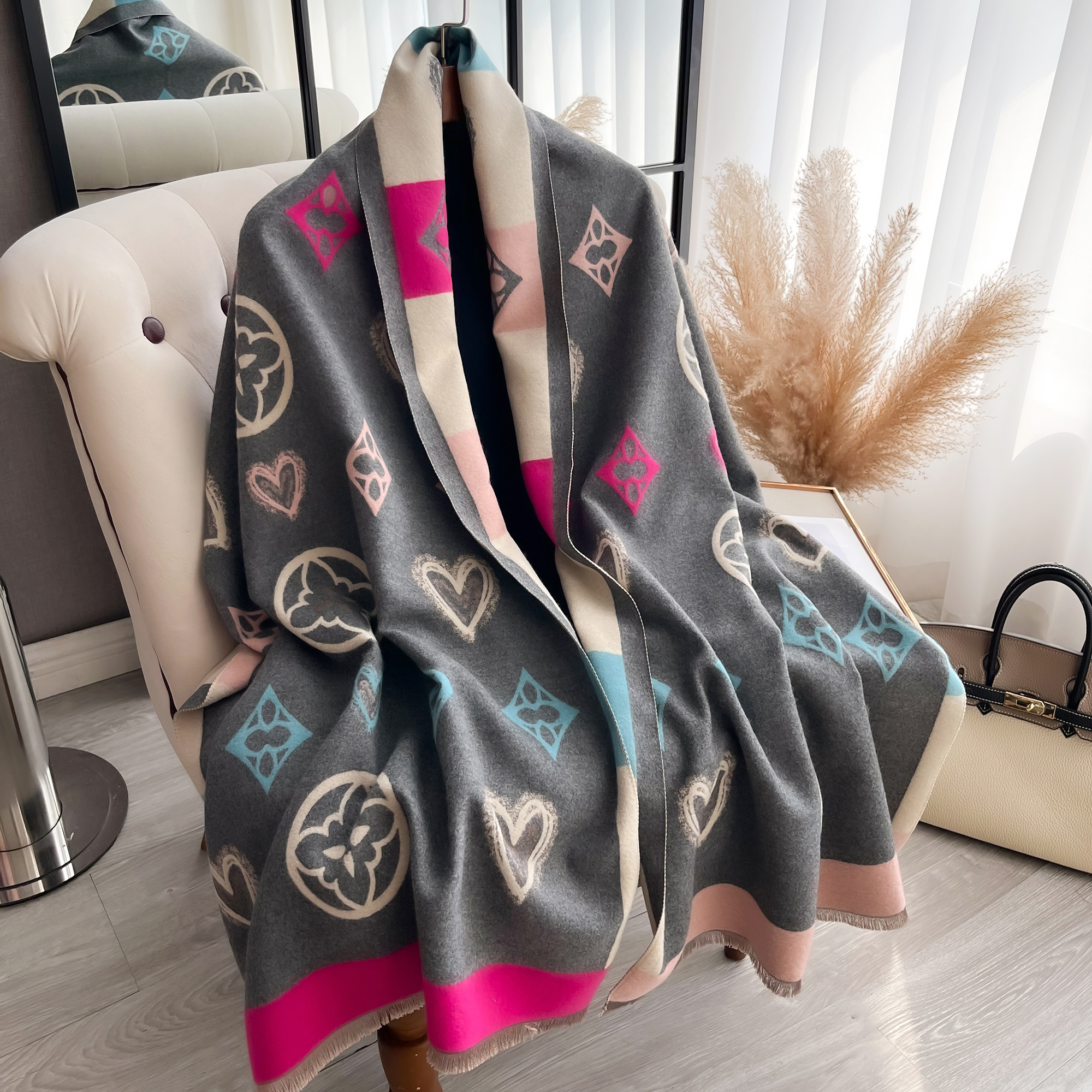 Luxury Cashmere Love Scarf Win - đánh giá và giá Woven Scarf Blanket