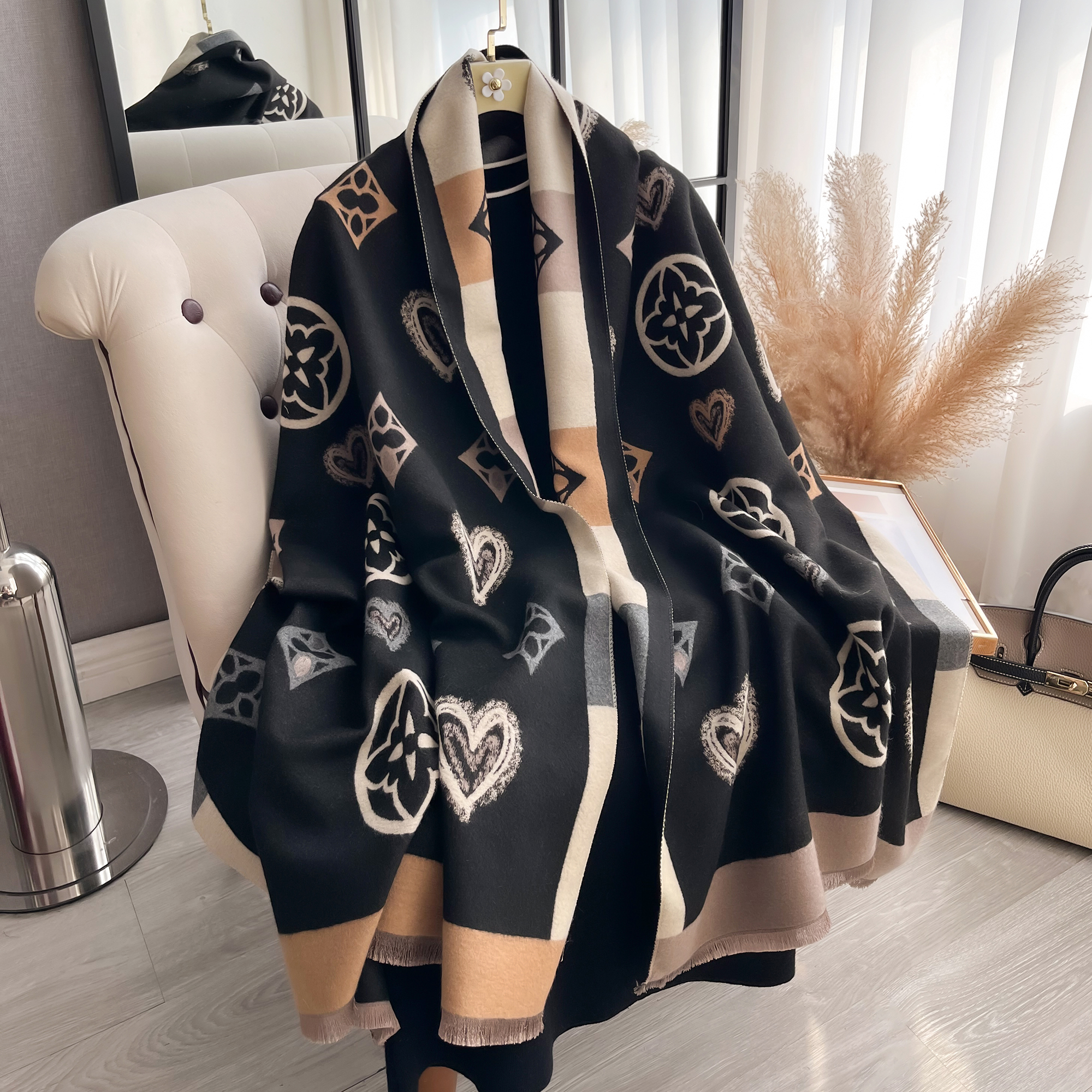Luxury Cashmere Love Scarf Win - đánh giá và giá Woven Scarf Blanket