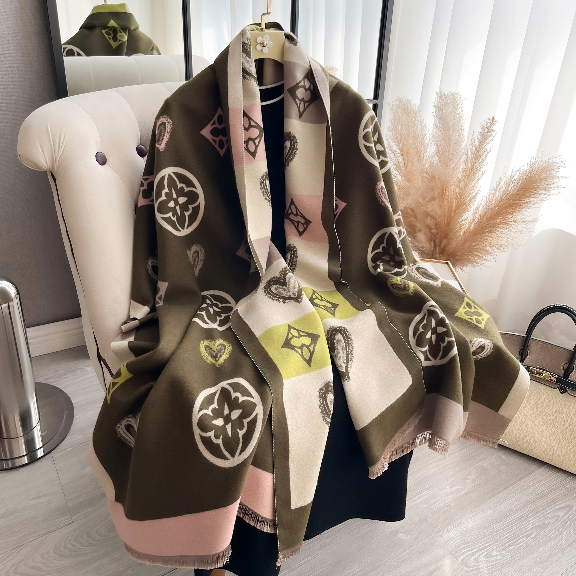 Luxury Cashmere Love Scarf Win - đánh giá và giá Woven Scarf Blanket