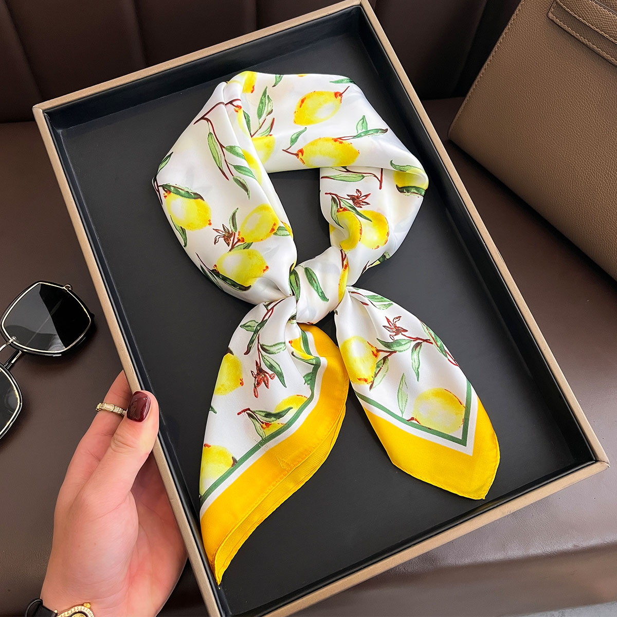 2025 New Yellow Lemon Print Sq - đánh giá và giá Silk Neck Scarf
